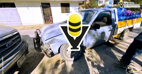 Vehículo de purificadora anda a la buena de Dios y pone en riego a la ciudadanía