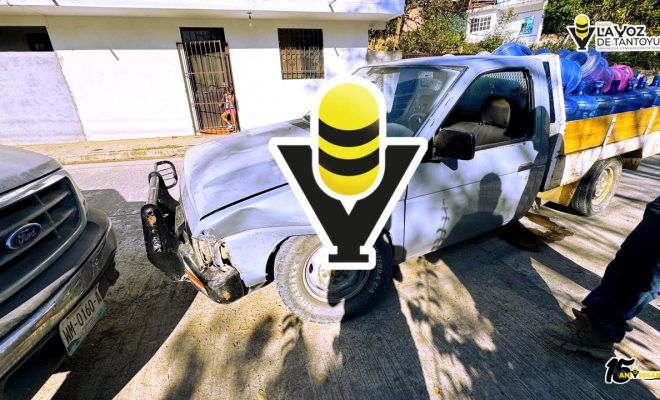 Vehículo de purificadora anda a la buena de Dios y pone en riego a la ciudadanía