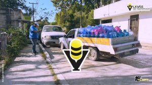 Vehículo de purificadora anda a la buena de Dios y pone en riego a la ciudadanía