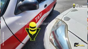 Automovilista provoca percance vial por conducir sin precaución 