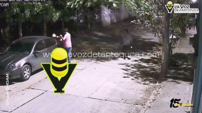 Captan a dos jovencitos destrozando vehículos estacionados