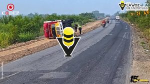 Vuelca camión de caja seca sobre la carretera Alazán-Canoas