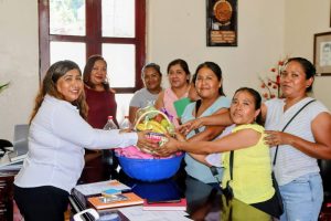 Aristea Fernández fortalece vínculo con la comunidad educativa de Las Silletas