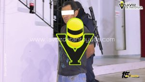 Policía Municipal detiene a sujeto tras agredir a sus vecinos