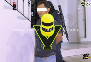 Policía Municipal detiene a sujeto tras agredir a sus vecinos