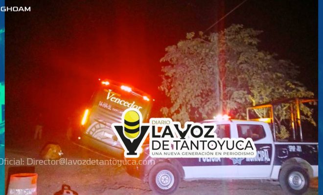 Autobús Vencedor a punto estuvo de volcar en la México - Tampico