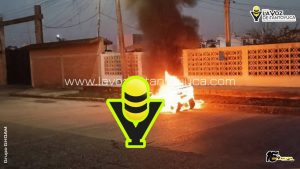 Cuatrimoto termina calcinada por presunto corto circuito 