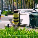 Vuelca camioneta en avenida Xalapa; conductor huyó