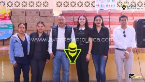 Entrega DIF municipal desayunos calientes en la Escuela Primaria Adolfo López Mateos, en Chicontepec