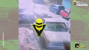 Buscan a conductor luego de causar daños a un vehículo estacionado, en Tantoyuca