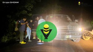Jóvenes resultan heridos tras derrapar en su motocicleta