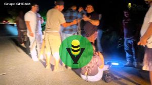 Jóvenes resultan heridos tras derrapar en su motocicleta