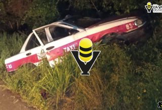 Taxi termina fuera de la carretera en Tamalín; no hubo lesionados