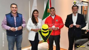 Detiene FGR a ex diputadakarina Barrón y actual funcionaria de Monterrey