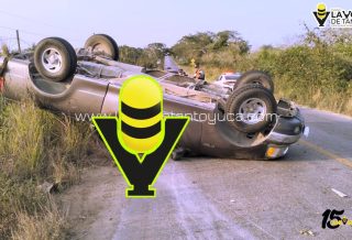 Vuelca camioneta en la Alazán - Canoas, en Tempoal