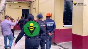 Detienen a presuntos trabajadores de CFE; cobraban 130 mil pesos para no cortar la luz