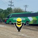 Autobús Conexión queda atollado por lluvias en la Alazán - Canoas