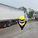 Tráilers bloquean carretera Alazán - Canoas por casi dos horas, en Tantoyuca