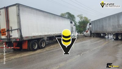 Tráilers bloquean carretera Alazán - Canoas por casi dos horas, en Tantoyuca