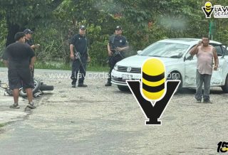 Joven motociclista resulta gravemente lesionado tras chocar contra un Jetta, en Naranjos