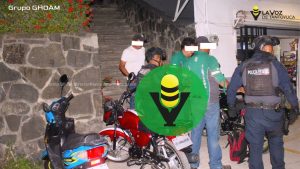 Se quedaron a medio chupe; les cayó la policía a empleados de Heineken 
