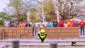 Respalda Ayuntamiento a boleros y comerciantes con entrega de despensas en Tantoyuca