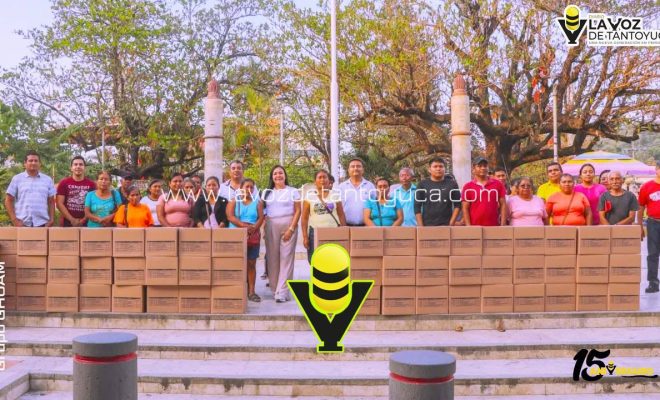 Respalda Ayuntamiento a boleros y comerciantes con entrega de despensas en Tantoyuca