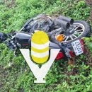 Motorista derrapa y huye; localizan su motocicleta abandonada