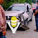 Accidente en la Alazán - Canoas; camión pierde neumático y golpea a vehículo