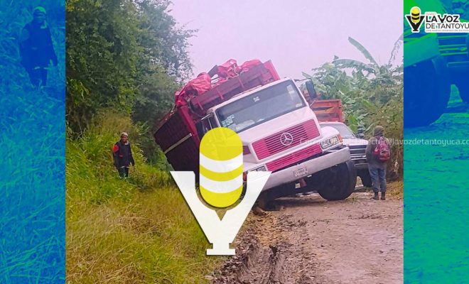 Camión estuvo a punto de volcar en un camino vecinal, en Chicontepec