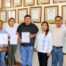 Alcaldesa Aristea Fernández entrega nombramientos a Junta de Mejoras de Tlacolula