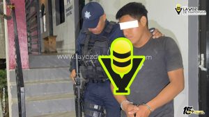 Detienen a dos sujetos por reñir en la vía pública