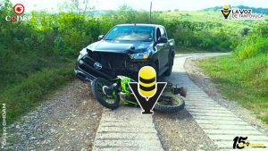 Motociclista resulta lesionado tras chocar contra camioneta en Santa Fe