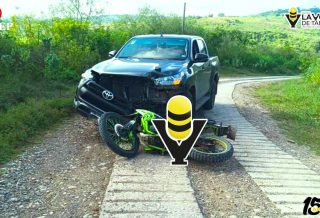 Motociclista resulta lesionado tras chocar contra camioneta en Santa Fe