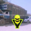 Choque entre camión cañero y camioneta deja un lesionado en camino vecinal, en Pánuco