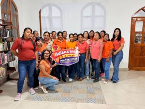 Mujeres fortalecen sus habilidades con el taller “Rosas Eternas”