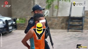 Detienen a hombre por presunta violencia familiar en Tametate
