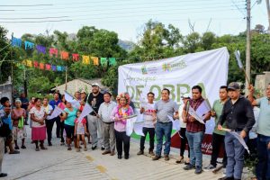 Alcaldesa Aristea Fernández inicia obra de pavimentación en El Terrero