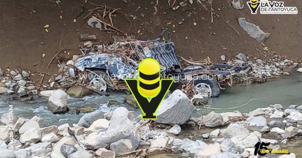 Localizan camioneta tras ser arrastrada por el río en Zontecomatlán tras las intensas lluvias de Octubre