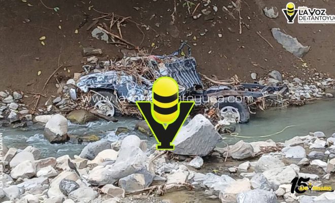 Localizan camioneta tras ser arrastrada por el río en Zontecomatlán tras las intensas lluvias de Octubre