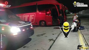 Mujer queda encerrada en autobús fuera de servicio en Ciudad Valles tras quedarse dormida