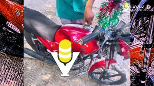 Conductor huye tras dañar motocicleta estacionada, en Tantoyuca