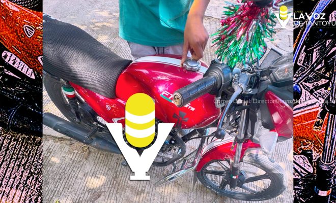 Conductor huye tras dañar motocicleta estacionada, en Tantoyuca