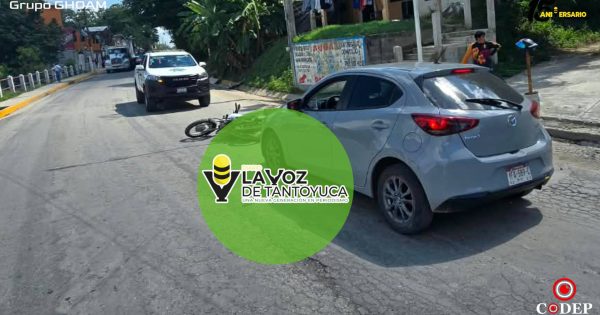 Choque por alcance entre automóvil y motocicleta deja daños materiales en Tantoyuca