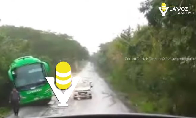 Autobús Conexión a punto de volcar en la Alazán - Canoas: pasajeros resultaron ilesos