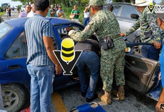 Aparatoso accidente frente al 74 Batallón Militar deja tres lesionados en Tempoal