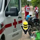 Motociclista resulta lesionada tras derrapar en camino de terracería en Pánuco
