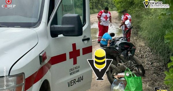 Motociclista resulta lesionada tras derrapar en camino de terracería en Pánuco