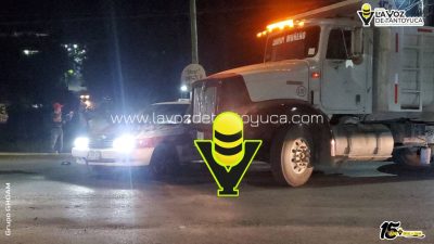 Choque entre taxi y camión deja solo daños materiales en Tantoyuca