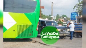 Autobús Conexión provoca percance en la Platón Sánchez 